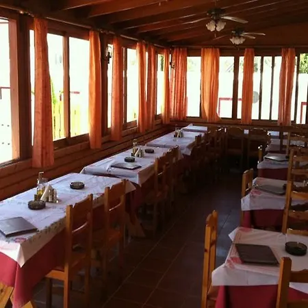 Sandy's & Log-villas Apart-hotel