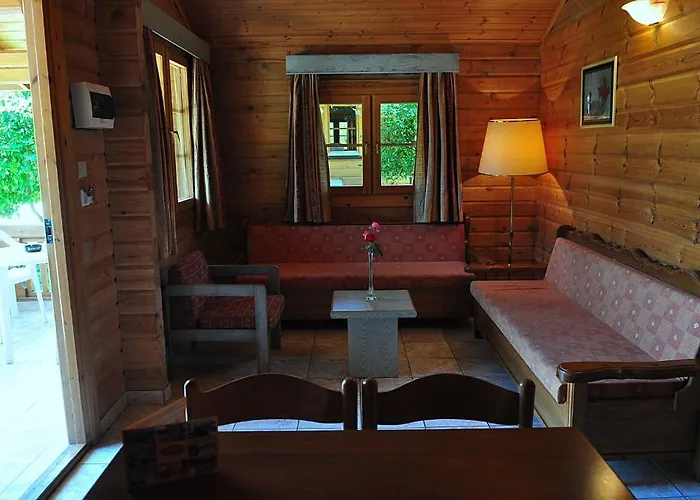 Sandy'S Studios Apartments & Log-Villas 2*