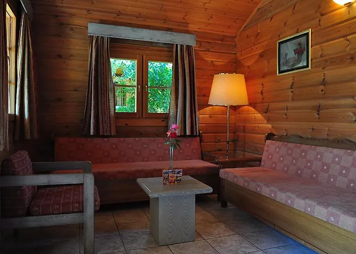 Sandy's & Log-villas شقة فندقية 2*