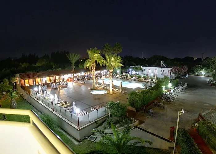 Sandy'S Studios Apartments & Log-Villas 2*