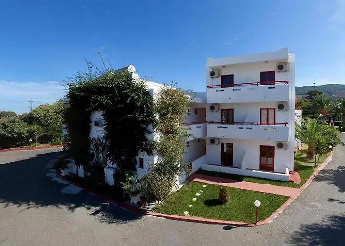 Sandy'S Studios Apartments & Log-Villas Aparthotel 2*