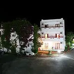 Sandy'S Studios Apartments & Log-Villas