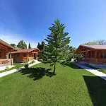 Sandy'S Studios Apartments & Log-Villas Lägenhetshotell