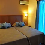 Sandy'S Studios Apartments & Log-Villas 2*
