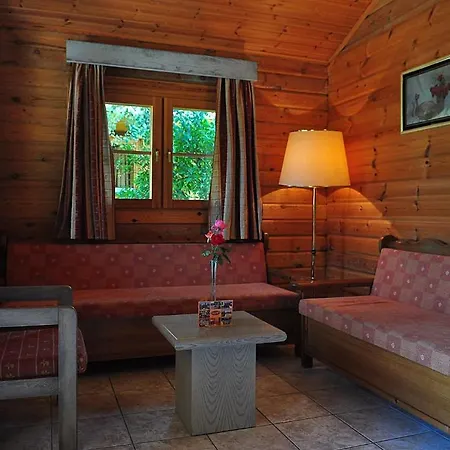 Sandy'S Studios Apartments & Log-Villas Lägenhetshotell 2*