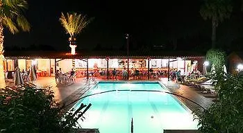 Sandy'S Studios Apartments & Log-Villas