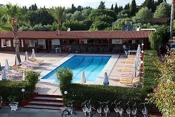 Lägenhetshotell Sandy'S Studios Apartments & Log-Villas