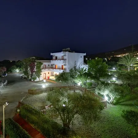 Sandy'S Studios Apartments & Log-Villas