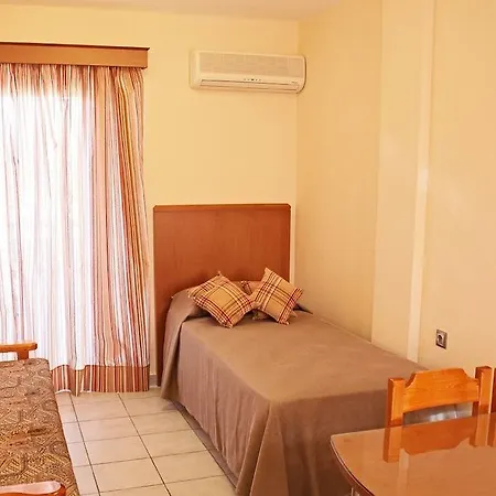 Sandy'S Studios Apartments & Log-Villas