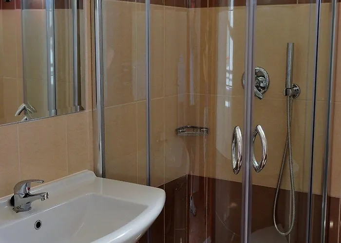 Sandy's & Log-villas Apartmanhotel 2*