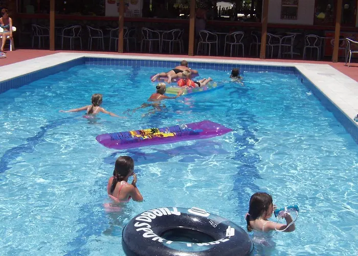 Apartmanhotel Sandy's & Log-villas Kosz